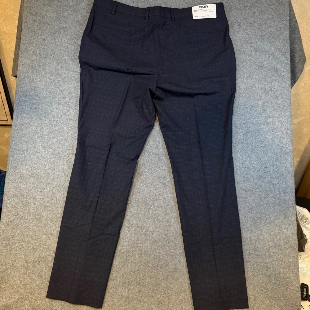 DKNY Duran Mens Navy Blue Plaid Modern Fit 2 Piece Suit 46R 39W DNUR217W0356